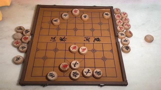 八下象棋下不过啊_与电脑下象棋_象棋双马镇怎么下